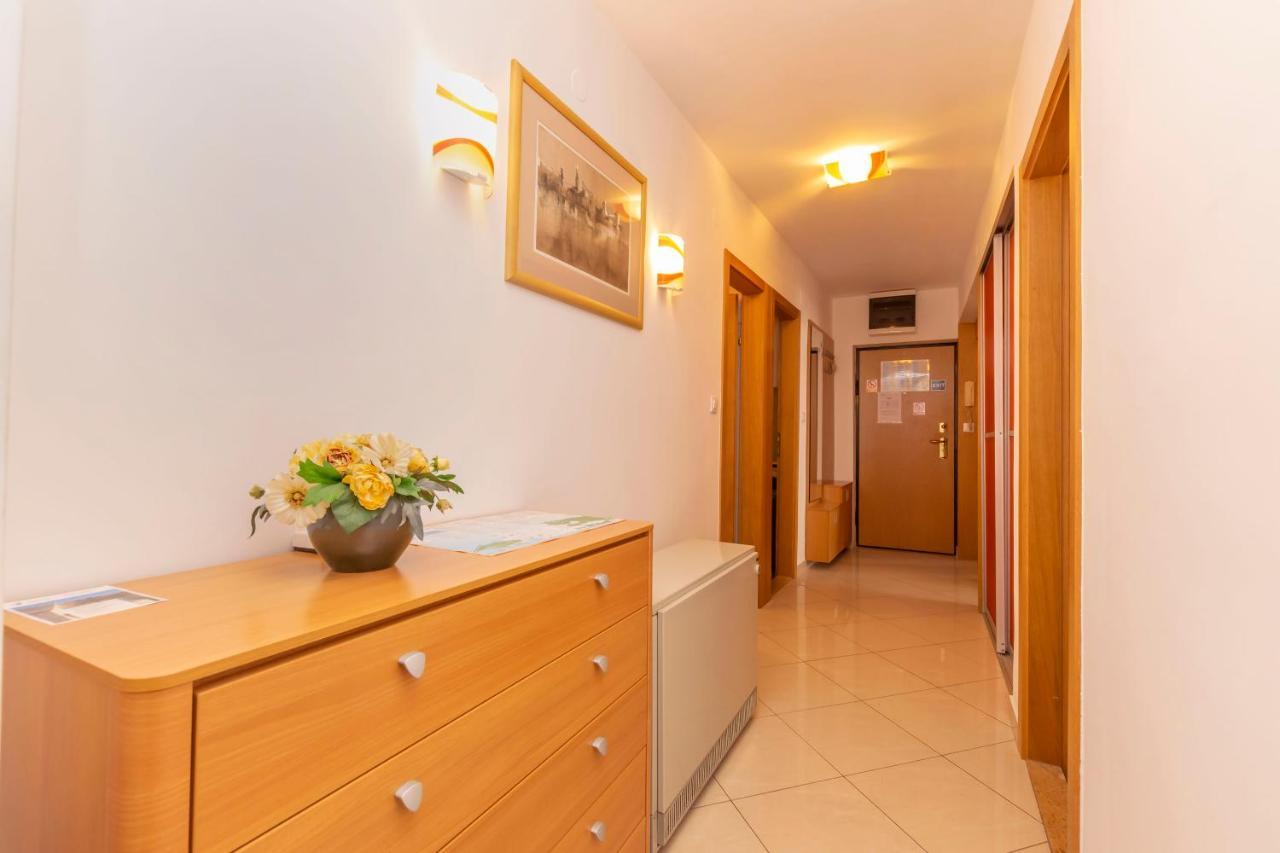 Apartment Ursus Split Bagian luar foto